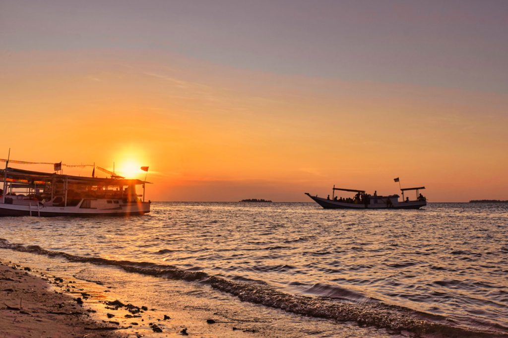 Sunset di Pantai Tanjung Gelam (dok. Ella Fitria)